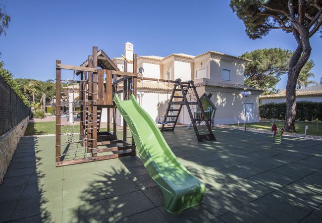 Villa à Vilamoura - Villa Hera | 6 Chambres | Jacuzzi Extérieur et Plus | Vilamoura Villa à Vilamoura - Villa Hera | 6 Chambres | Jacuzzi Extérieur et Plus | Vilamoura