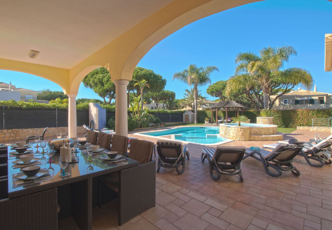 Villa à Vilamoura - Villa Hera | 6 Chambres | Jacuzzi Extérieur et Plus | Vilamoura