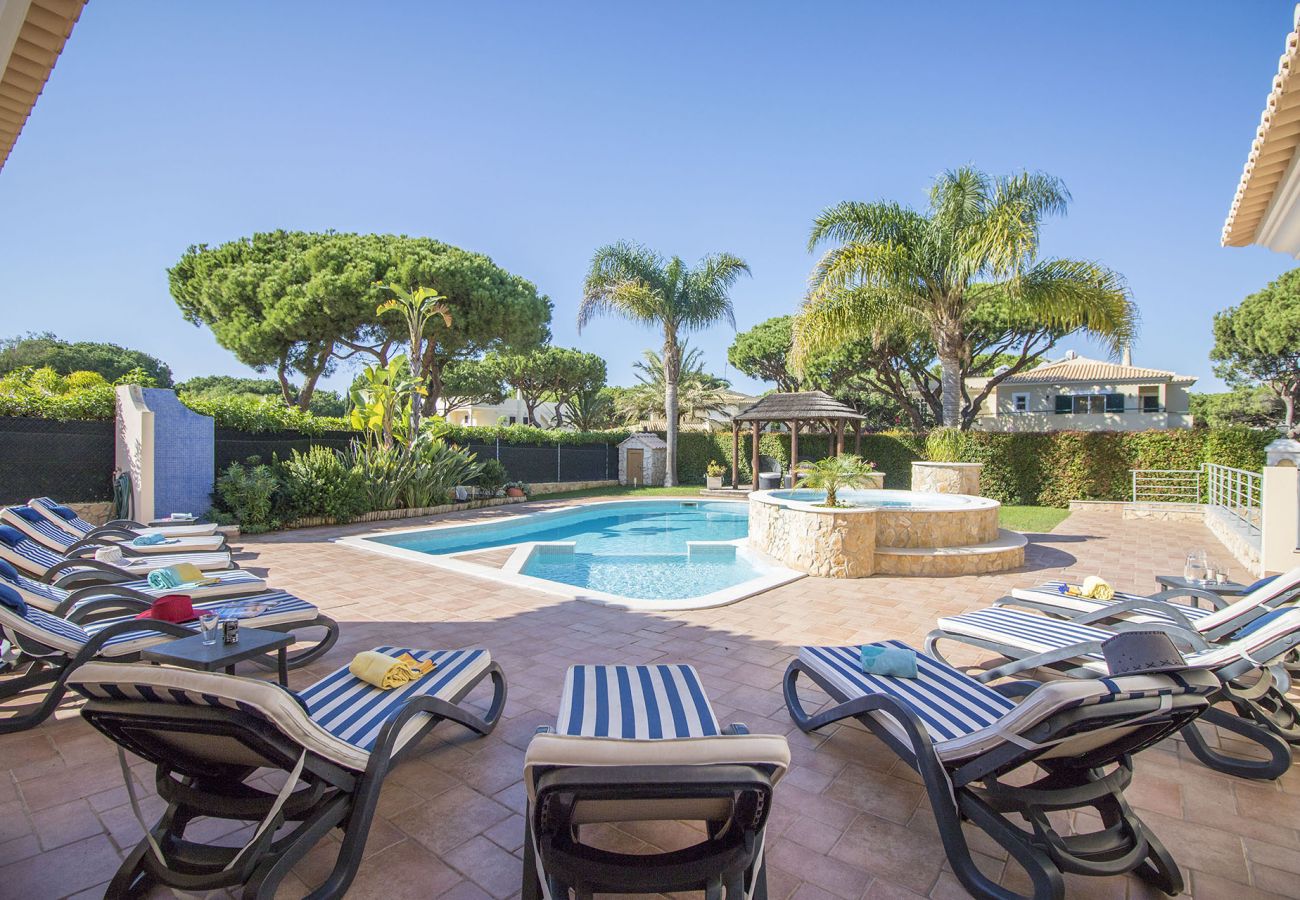 Villa à Vilamoura - Villa Hera | 6 Chambres | Jacuzzi Extérieur et Plus | Vilamoura