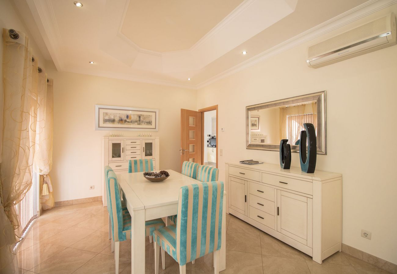 Villa à Vilamoura - Villa Hera | 6 Chambres | Jacuzzi Extérieur et Plus | Vilamoura