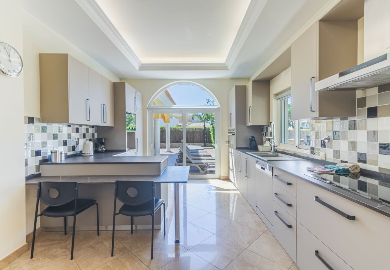 Villa à Vilamoura - Villa Hera | 6 Chambres | Jacuzzi Extérieur et Plus | Vilamoura