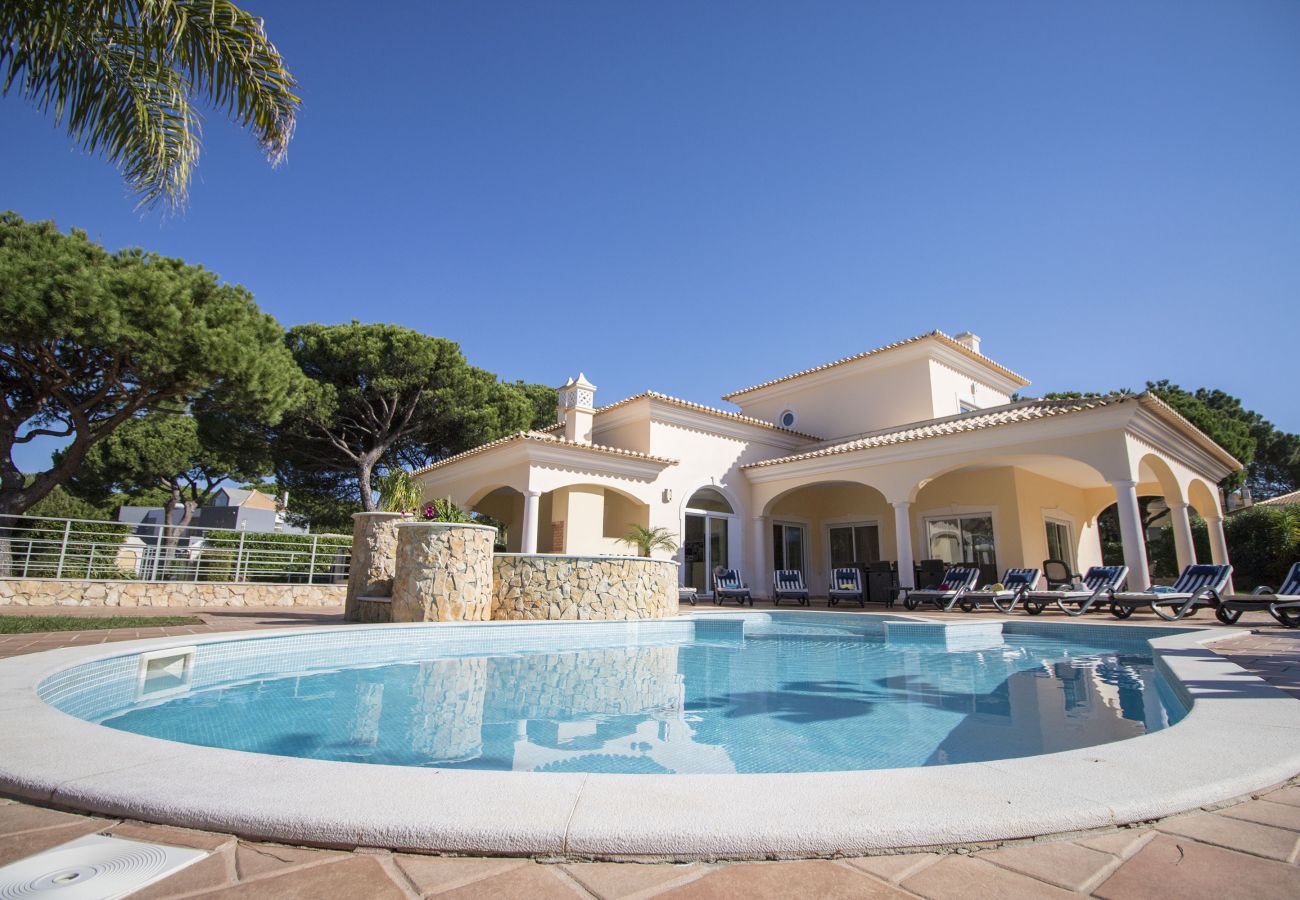 Villa à Vilamoura - Villa Hera | 6 Chambres | Jacuzzi Extérieur et Plus | Vilamoura