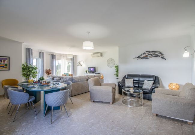 Maison à Vilamoura - Casa Clara | 4 Chambres | Piscine Privée | Vilamoura Maison à Vilamoura - Casa Clara | 4 Chambres | Piscine Privée | Vilamoura