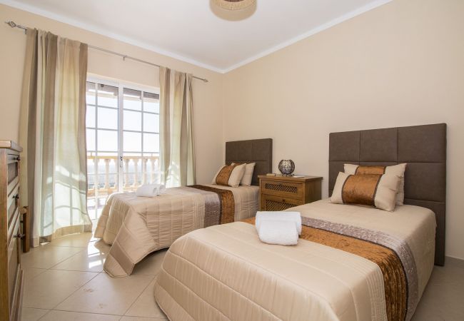 Villa à Estoi - Villa Florencio | 4 Chambres | Vues Panoramiques | Estói Villa à Estoi - Villa Florencio | 4 Chambres | Vues Panoramiques | Estói