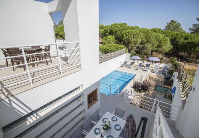 Maison mitoyenne à Almancil - Casa Granada | 4 Chambres | Piscine Privée | Varandas do Lago  Maison mitoyenne à Almancil - Casa Granada | 4 Chambres | Piscine Privée | Varandas do Lago