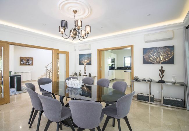 Villa à Almancil - Villa Esmeralda | 5 Chambres | Élégant | Almancil Villa à Almancil - Villa Esmeralda | 5 Chambres | Élégant | Almancil