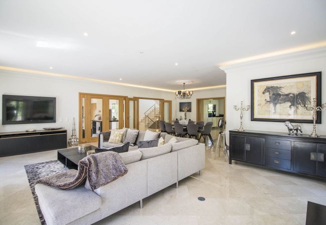 Villa à Almancil - Villa Esmeralda | 5 Chambres | Élégant | Almancil Villa à Almancil - Villa Esmeralda | 5 Chambres | Élégant | Almancil