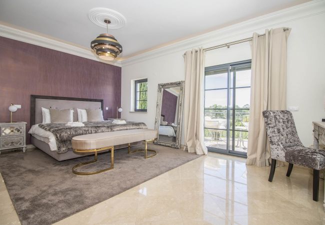 Villa à Almancil - Villa Esmeralda | 5 Chambres | Élégant | Almancil Villa à Almancil - Villa Esmeralda | 5 Chambres | Élégant | Almancil