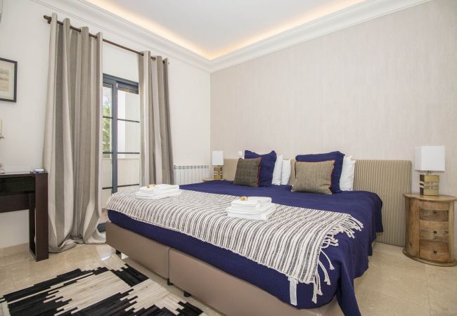 Villa à Almancil - Villa Esmeralda | 5 Chambres | Élégant | Almancil Villa à Almancil - Villa Esmeralda | 5 Chambres | Élégant | Almancil
