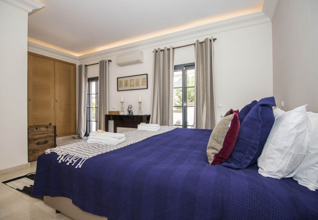 Villa à Almancil - Villa Esmeralda | 5 Chambres | Élégant | Almancil Villa à Almancil - Villa Esmeralda | 5 Chambres | Élégant | Almancil