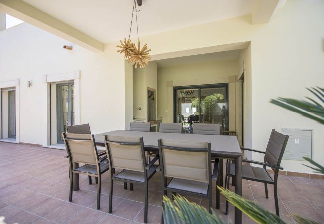 Villa à Almancil - Villa Esmeralda | 5 Chambres | Élégant | Almancil Villa à Almancil - Villa Esmeralda | 5 Chambres | Élégant | Almancil