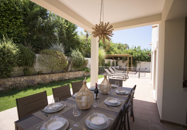 Villa à Almancil - Villa Esmeralda | 5 Chambres | Élégant | Almancil Villa à Almancil - Villa Esmeralda | 5 Chambres | Élégant | Almancil