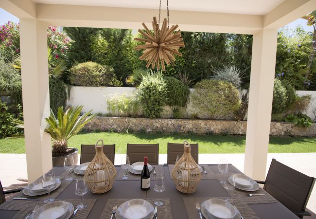 Villa à Almancil - Villa Esmeralda | 5 Chambres | Élégant | Almancil Villa à Almancil - Villa Esmeralda | 5 Chambres | Élégant | Almancil