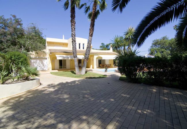 Villa à Almancil - Villa Jasmim | 4 Chambres | Ensoleillé | Almancil Villa à Almancil - Villa Jasmim | 4 Chambres | Ensoleillé | Almancil