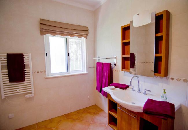 Villa à Almancil - Villa Jasmim | 4 Chambres | Ensoleillé | Almancil Villa à Almancil - Villa Jasmim | 4 Chambres | Ensoleillé | Almancil