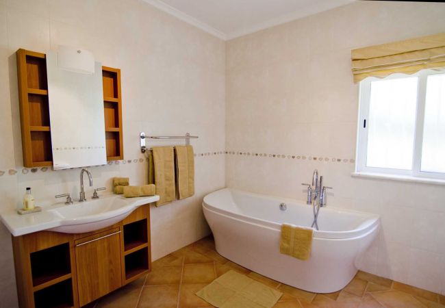 Villa à Almancil - Villa Jasmim | 4 Chambres | Ensoleillé | Almancil Villa à Almancil - Villa Jasmim | 4 Chambres | Ensoleillé | Almancil