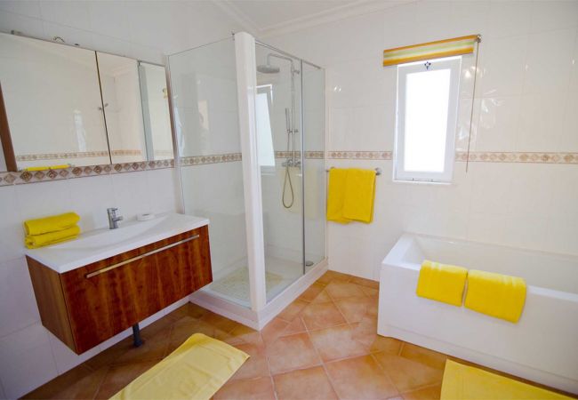 Villa à Almancil - Villa Jasmim | 4 Chambres | Ensoleillé | Almancil Villa à Almancil - Villa Jasmim | 4 Chambres | Ensoleillé | Almancil
