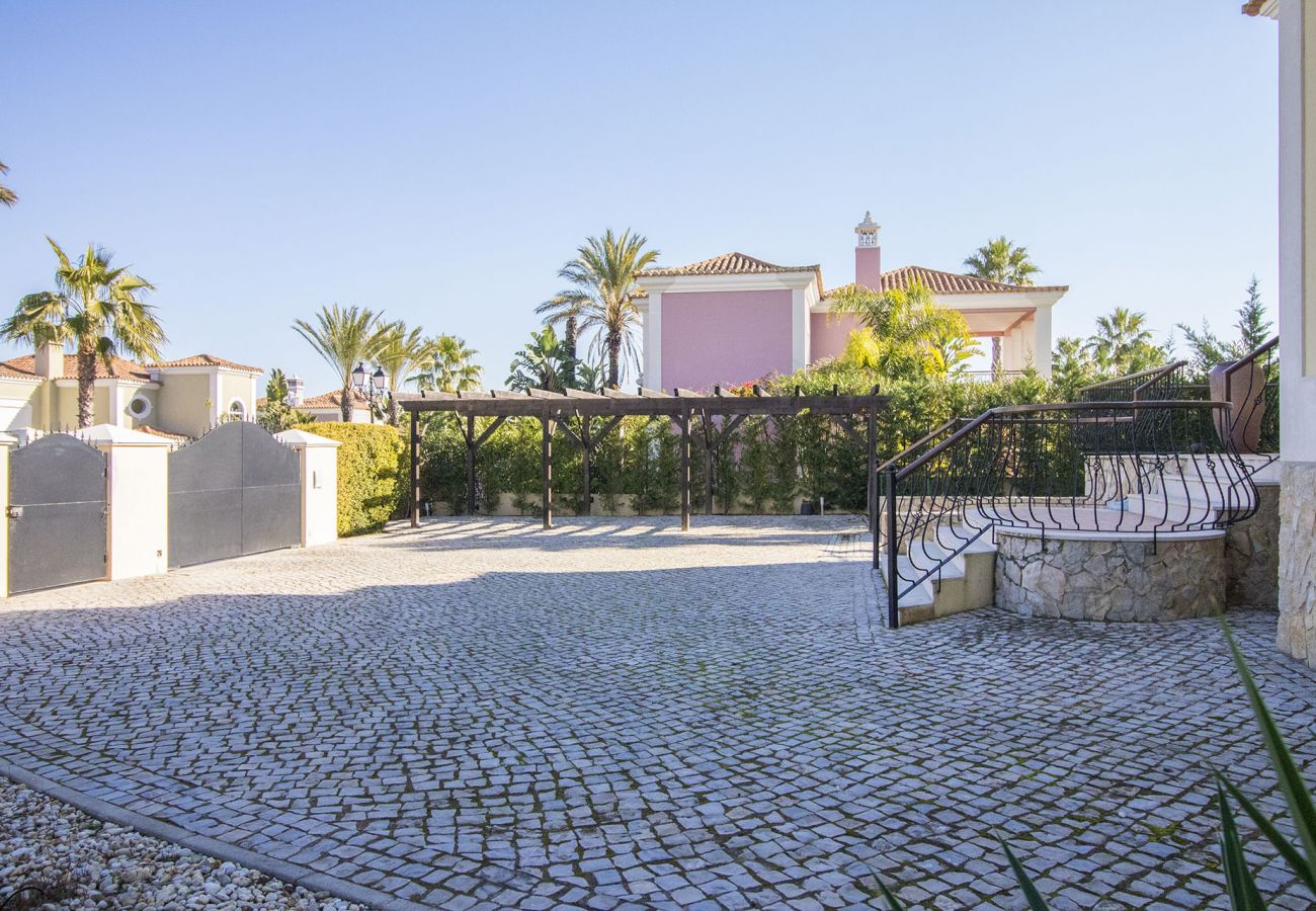 Villa à Almancil - Villa Mar | 5 Chambres | Grande Piscine et Spa | Quinta do Mar