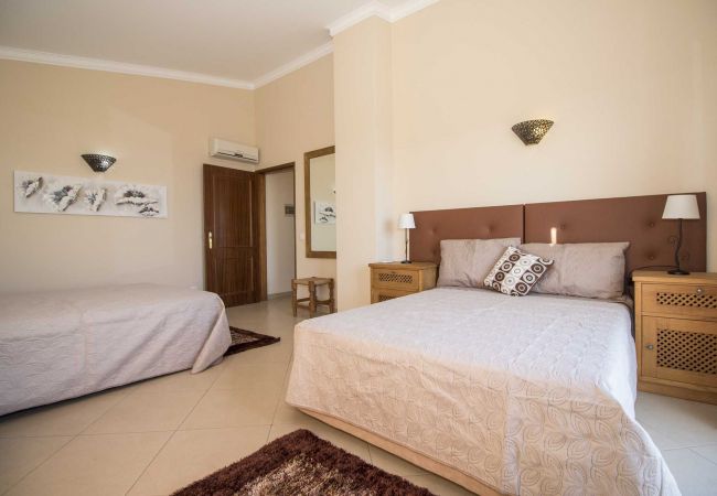 Villa à Estoi - Villa Panoramica | 5 Chambres | Vue Panoramique | Estói Villa à Estoi - Villa Panoramica | 5 Chambres | Vue Panoramique | Estói