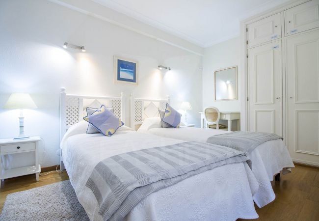 Villa à Vilamoura - Villa Rubi | 6 Chambres | Vue sur le Golf | Vilamoura Villa à Vilamoura - Villa Rubi | 6 Chambres | Vue sur le Golf | Vilamoura