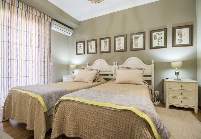 Villa à Vilamoura - Villa Rubi | 6 Chambres | Vue sur le Golf | Vilamoura Villa à Vilamoura - Villa Rubi | 6 Chambres | Vue sur le Golf | Vilamoura