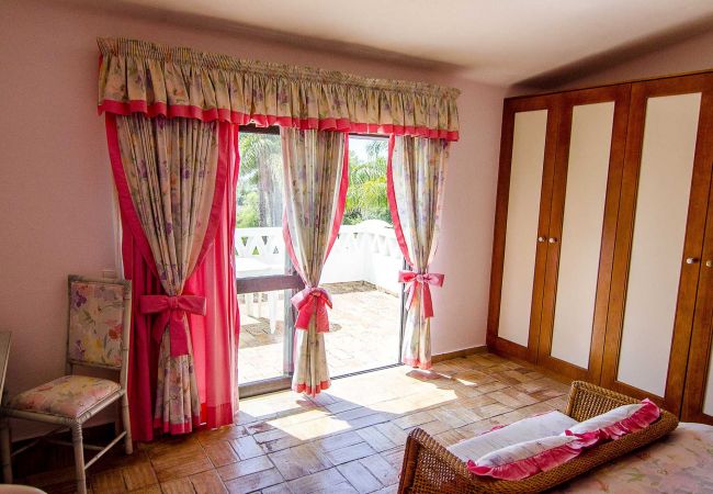 Villa à Loulé - Casa da Avó | 6 Chambres | Maison de Campagne | Almancil Villa à Loulé - Casa da Avó | 6 Chambres | Maison de Campagne | Almancil