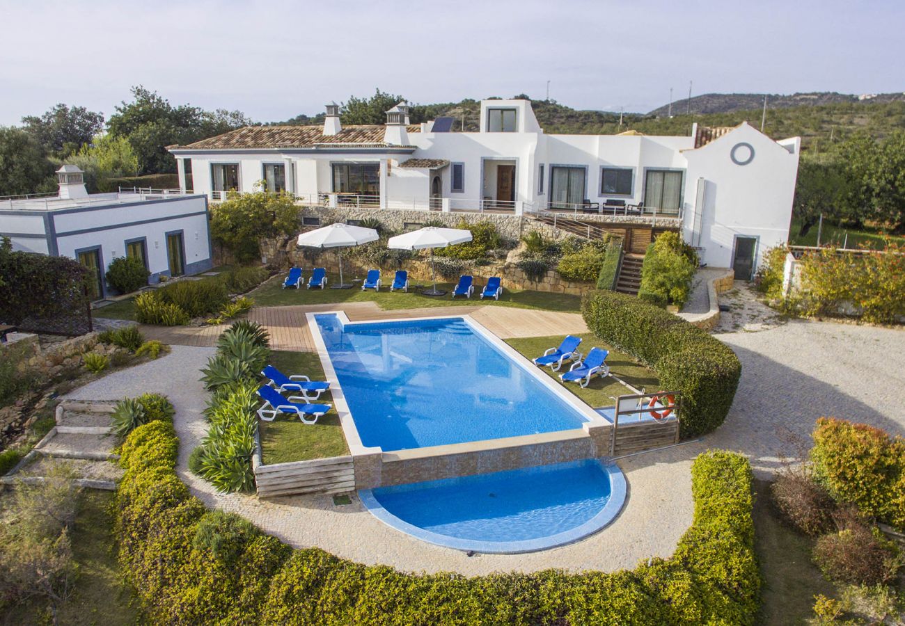 Gîte Rural à Estoi - Casa Serena | 6 Chambres | Maison de Campagne | Estoi