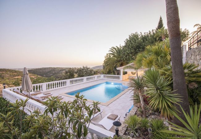 Villa à Faro - Villa Caribe | 5 Chambres | Vue Panoramique | São Brás Villa à Faro - Villa Caribe | 5 Chambres | Vue Panoramique | São Brás