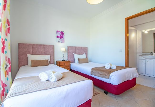 Villa à Galé - Villa Azul | 4 Chambres | Proche de la Plage | Galé Villa à Galé - Villa Azul | 4 Chambres | Proche de la Plage | Galé