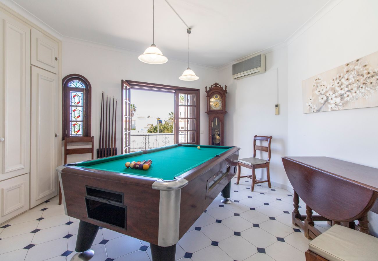 Villa à Galé - Villa Brisa do Mar | 4 Chambres | Proche de la Plage | Galé