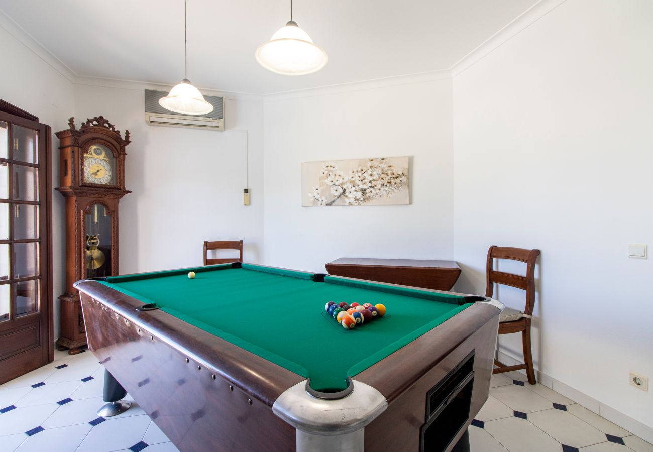 Villa à Galé - Villa Brisa do Mar | 4 Chambres | Proche de la Plage | Galé