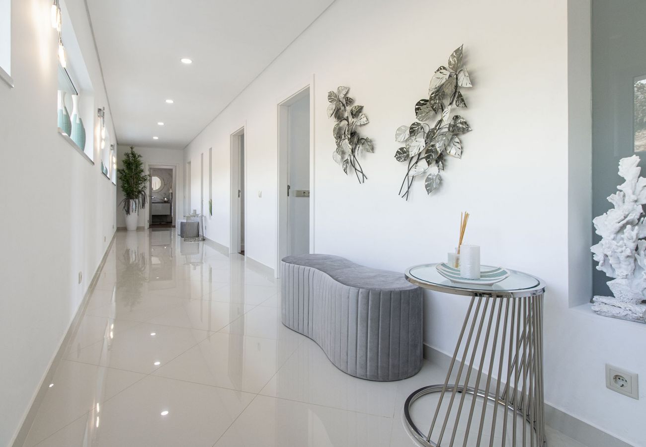 Villa à Almancil - Villa Monroy | 4 Chambres | Moderne | Caliços