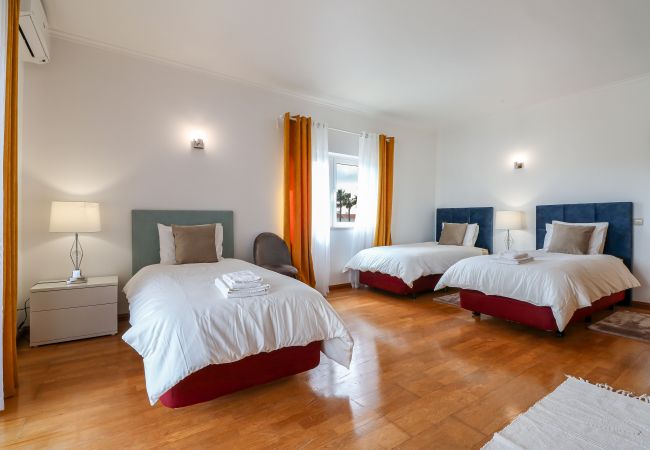 Villa à Albufeira - Villa Alfazema | 5 Chambres | Zone Tranquille | Albufeira Villa à Albufeira - Villa Alfazema | 5 Chambres | Zone Tranquille | Albufeira