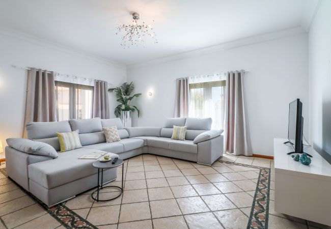 Villa à Albufeira - Villa Alfazema | 5 Chambres | Zone Tranquille | Albufeira Villa à Albufeira - Villa Alfazema | 5 Chambres | Zone Tranquille | Albufeira