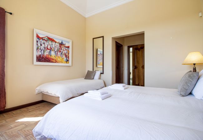 Villa à Albufeira - Quinta Dionysus | 6 Chambres | Propre Vignoble | Albufeira Villa à Albufeira - Quinta Dionysus | 6 Chambres | Propre Vignoble | Albufeira
