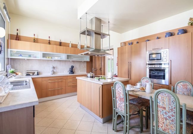 Villa à Albufeira - Quinta Dionysus | 6 Chambres | Propre Vignoble | Albufeira Villa à Albufeira - Quinta Dionysus | 6 Chambres | Propre Vignoble | Albufeira