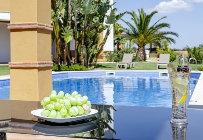 Villa à Albufeira - Quinta Dionysus | 6 Chambres | Propre Vignoble | Albufeira Villa à Albufeira - Quinta Dionysus | 6 Chambres | Propre Vignoble | Albufeira