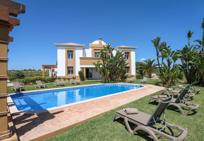 Villa à Albufeira - Quinta Dionysus | 6 Chambres | Propre Vignoble | Albufeira Villa à Albufeira - Quinta Dionysus | 6 Chambres | Propre Vignoble | Albufeira
