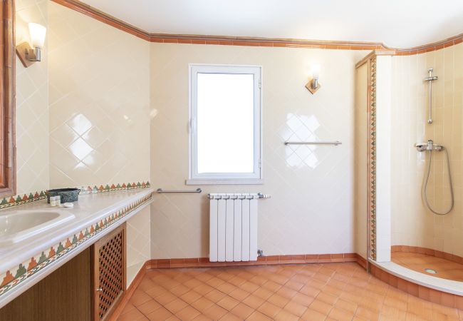 Villa à Albufeira - Quinta Dionysus | 6 Chambres | Propre Vignoble | Albufeira Villa à Albufeira - Quinta Dionysus | 6 Chambres | Propre Vignoble | Albufeira