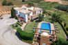 Villa à Albufeira - Quinta Dionysus | 6 Chambres | Propre Vignoble | Albufeira Villa à Albufeira - Quinta Dionysus | 6 Chambres | Propre Vignoble | Albufeira
