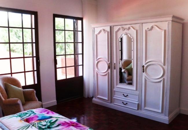 Villa à Faro - Villa Sunshine | 5 Chambres | Ensoleillé | Faro Villa à Faro - Villa Sunshine | 5 Chambres | Ensoleillé | Faro