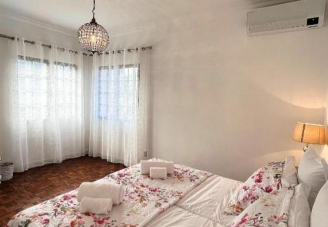 Villa à Faro - Villa Sunshine | 5 Chambres | Ensoleillé | Faro Villa à Faro - Villa Sunshine | 5 Chambres | Ensoleillé | Faro
