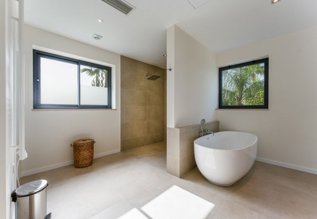 Villa à Vilamoura - Villa Natura | 6 Chambres | Villa Spectaculaire avec Jardin Spacieux | Vilamoura Villa à Vilamoura - Villa Natura | 6 Chambres | Villa Spectaculaire avec Jardin Spacieux | Vilamoura