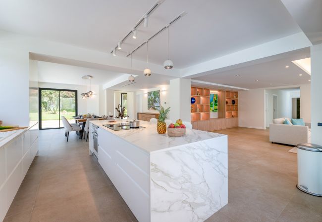 Villa à Vilamoura - Villa Natura | 6 Chambres | Villa Spectaculaire avec Jardin Spacieux | Vilamoura Villa à Vilamoura - Villa Natura | 6 Chambres | Villa Spectaculaire avec Jardin Spacieux | Vilamoura
