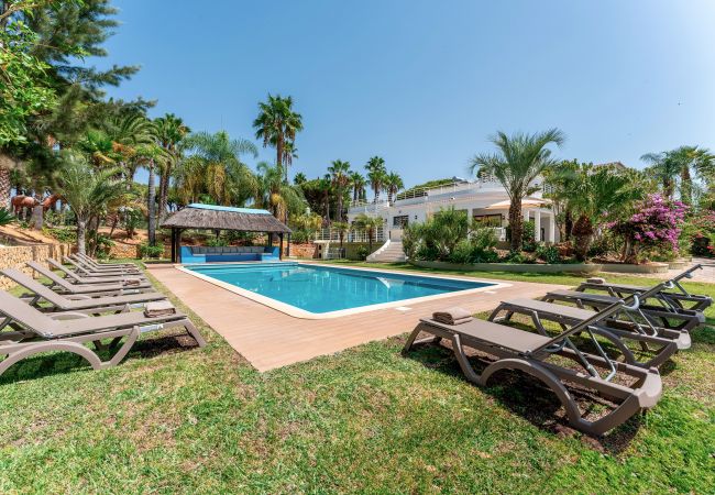 Villa à Vilamoura - Villa Natura | 6 Chambres | Villa Spectaculaire avec Jardin Spacieux | Vilamoura