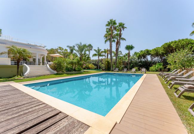 Villa à Vilamoura - Villa Natura | 6 Chambres | Villa Spectaculaire avec Jardin Spacieux | Vilamoura Villa à Vilamoura - Villa Natura | 6 Chambres | Villa Spectaculaire avec Jardin Spacieux | Vilamoura