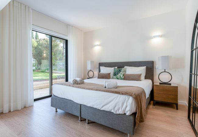 Villa à Vilamoura - Villa Natura | 6 Chambres | Villa Spectaculaire avec Jardin Spacieux | Vilamoura Villa à Vilamoura - Villa Natura | 6 Chambres | Villa Spectaculaire avec Jardin Spacieux | Vilamoura