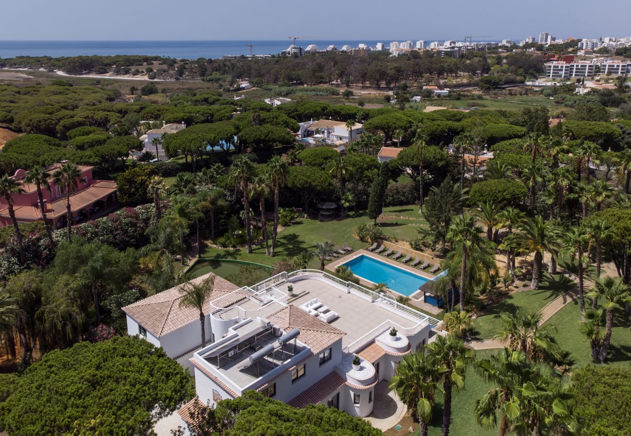 Villa à Vilamoura - Villa Natura | 6 Chambres | Villa Spectaculaire avec Jardin Spacieux | Vilamoura