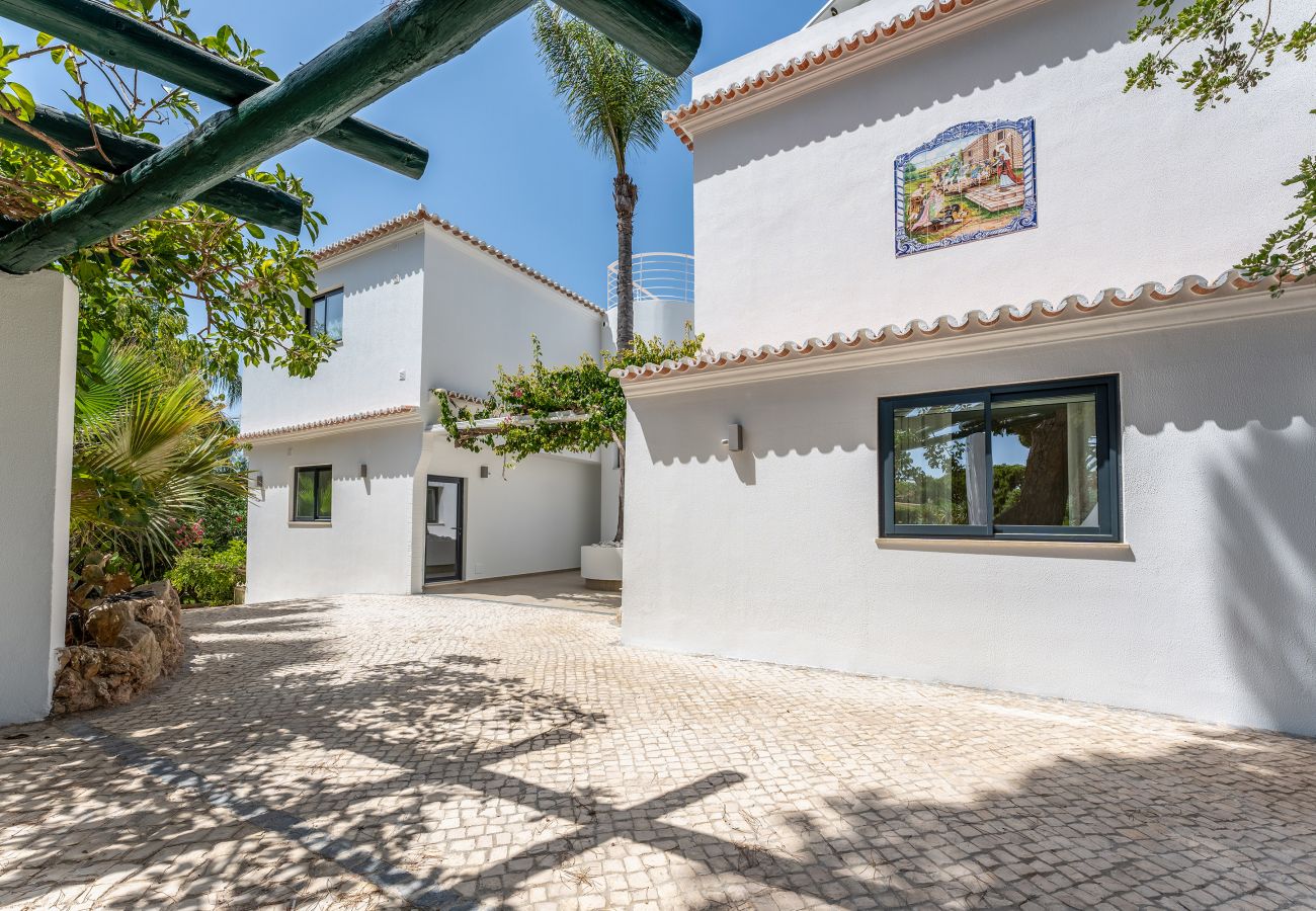 Villa à Vilamoura - Villa Natura | 6 Chambres | Villa Spectaculaire avec Jardin Spacieux | Vilamoura