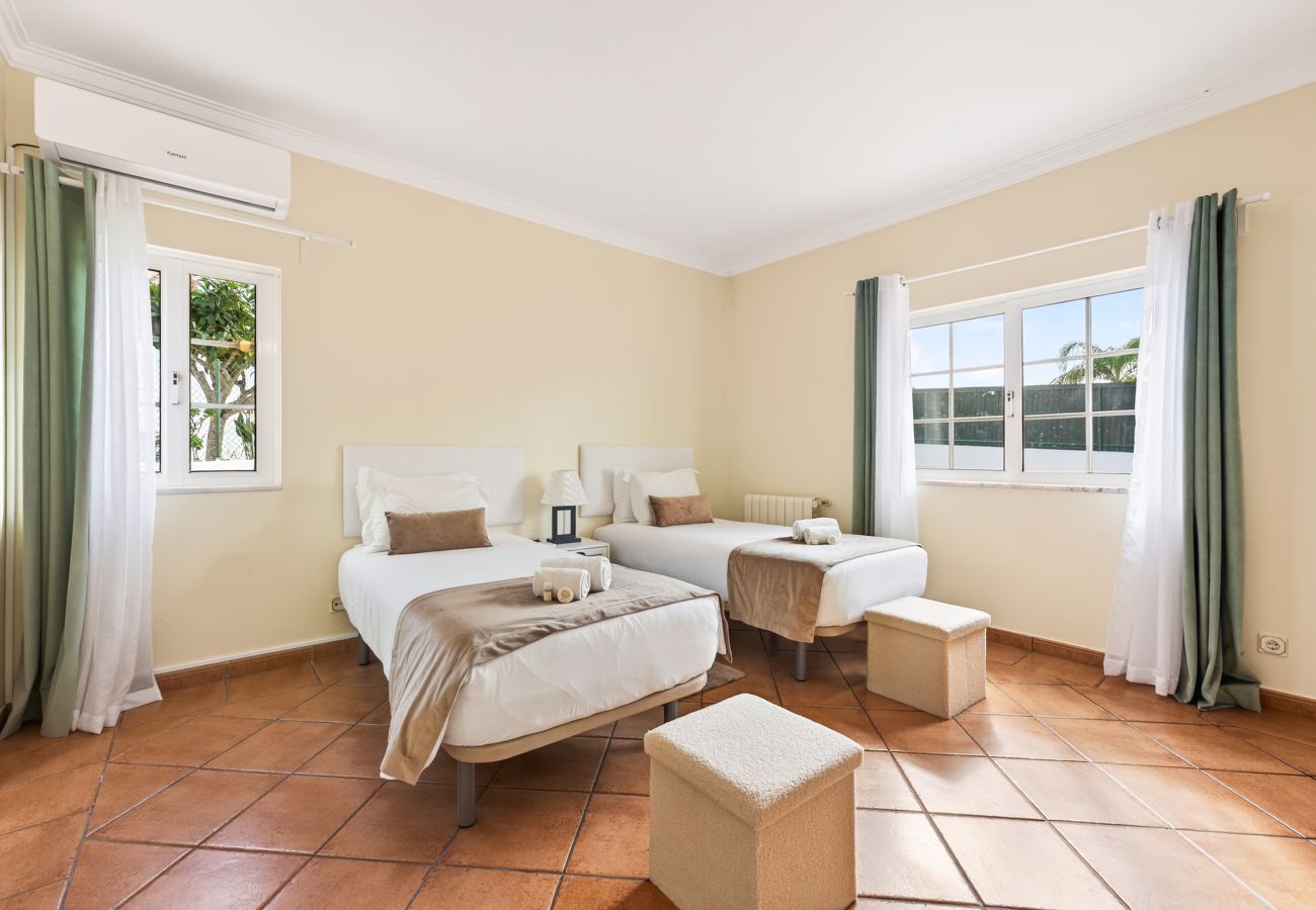 Villa à Albufeira - Villa Girassol | 5 Chambres | Central | Albufeira